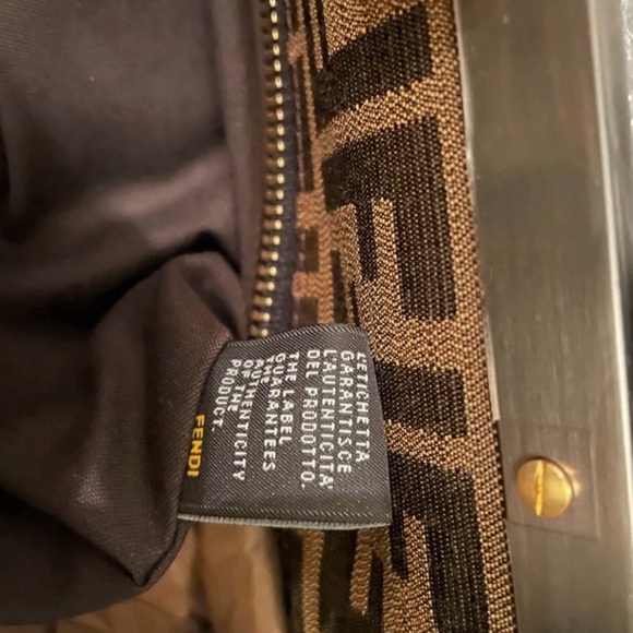 Fendi - Peekaboo black bag authentic with certificate & clear strip - Picture 4 of 14